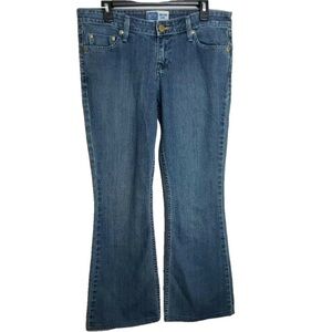 ⭐ Levi’s Signature Low Slim Flare Jeans | Juniors 11 / Women’s 6 ⭐